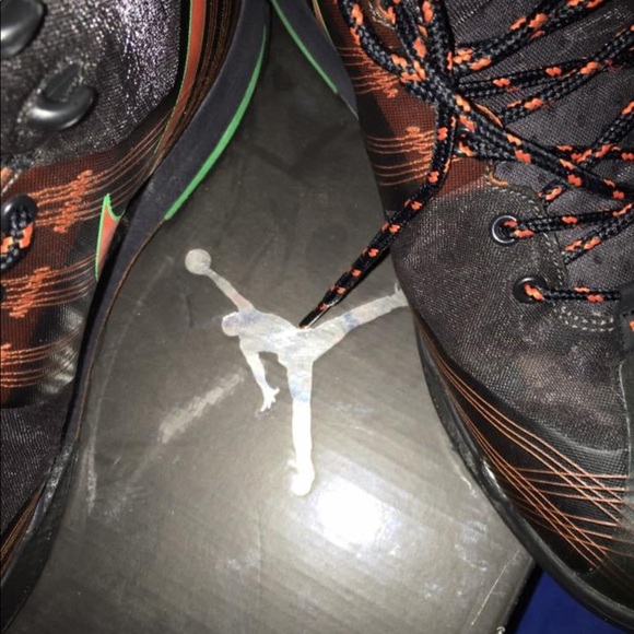 Jackets - Picture 15 of 16